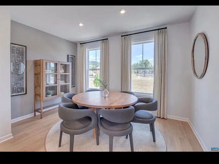 4831 Mercer St — Photo 4