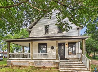 208 2nd Ave, Chester, SD 57016