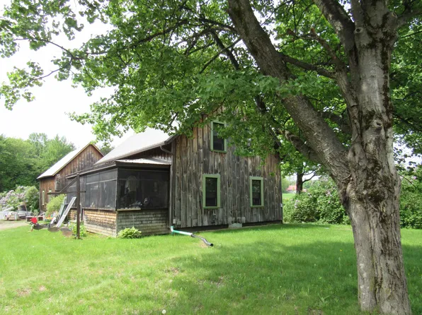 701 Bluff Road, Newport City, VT 05855