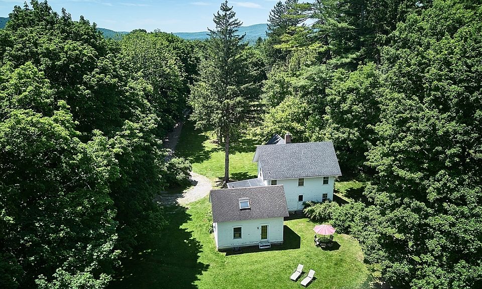 1st image of 10 Prospect Hill Rd