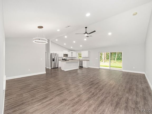 5th image of 514 E Elgrove Dr