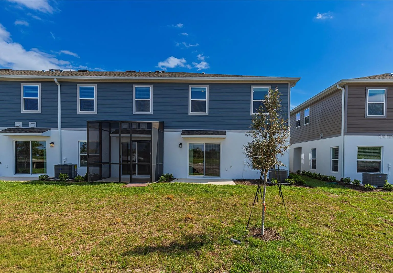 4 bed, 3.0 bath, 1769 sqft, $2,390 — Photo 3