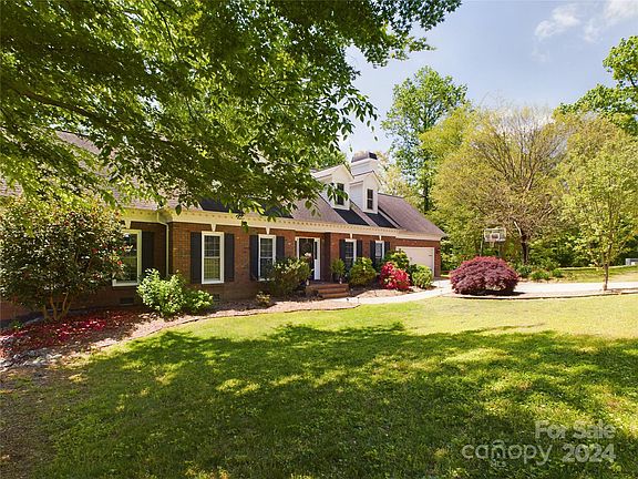 4th image of 71 37th Avenue Ct NW