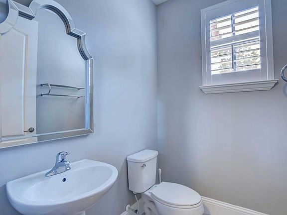 5th image of 9591 Town Parc Cir N