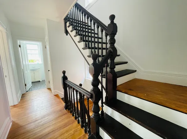 330 Van Duzer Street image 4 of 27