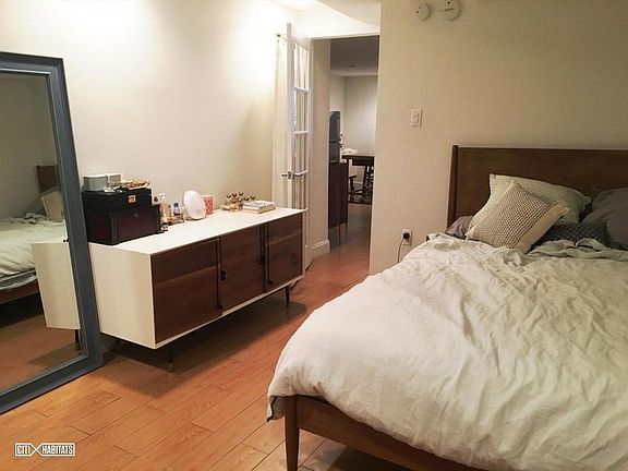 5th image of 57 W 106th St APT B1