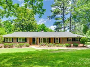 2001 Lakeview Dr, Pineville, NC 28134