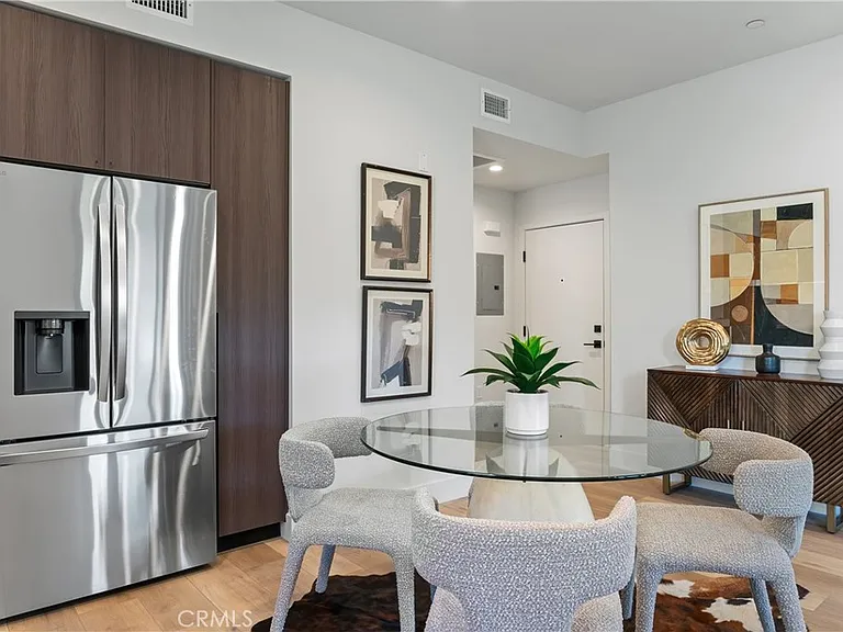 150 S Oak Knoll Ave #103 — Photo 8