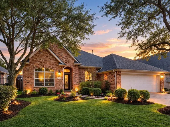 18123 Billabong Crescent Ct, Cypress, TX 77429