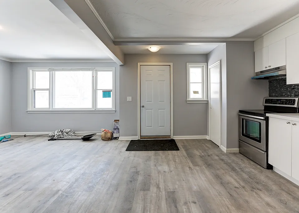 427 Woodcrest Ave #MAIN FLOOR