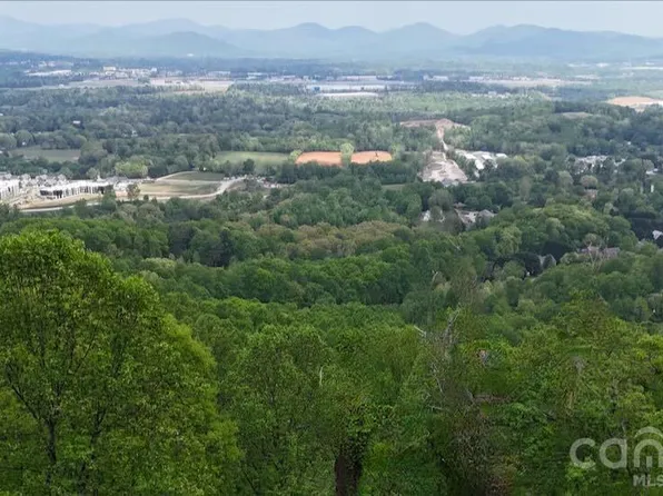 39 Poplar Dr, Mills River, NC 28759