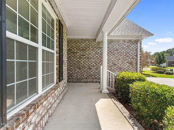 4th image of 1003 Wellstone Court