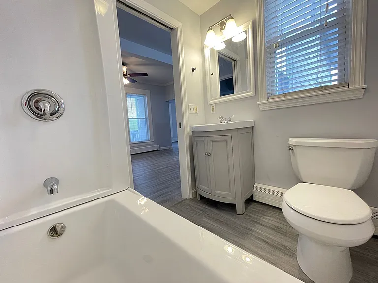 188 Laurel St #1 — Photo 11