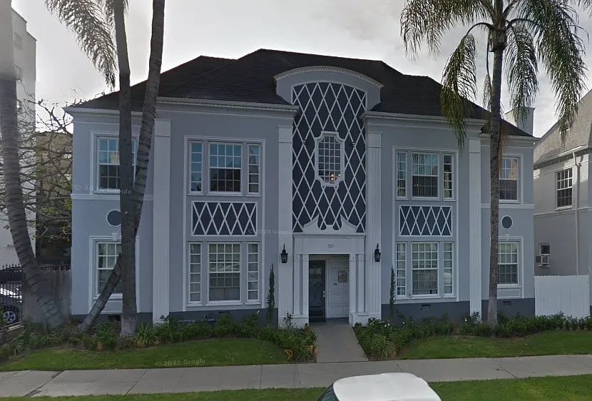 Serrano Apartments — Photo 2