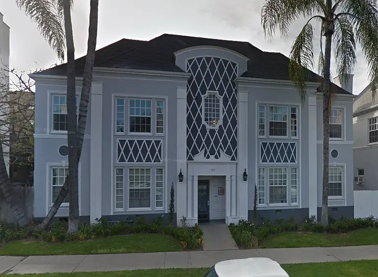 Serrano Apartments — Photo 2