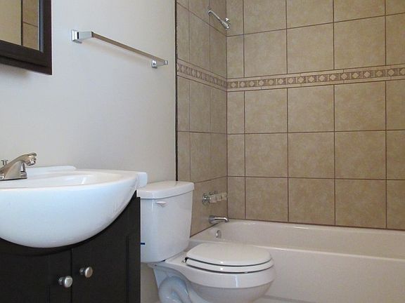 4th image of 3838 Hyacinth Dr