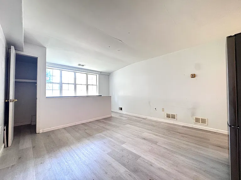 25 Fingerboard Rd #1F — Photo 4