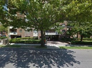 306 10th St SE, Washington, DC 20003