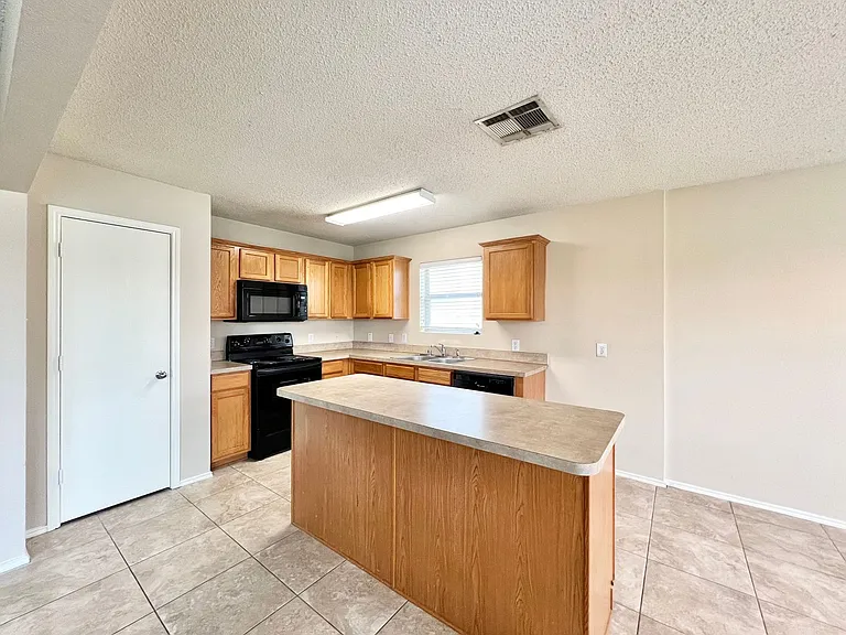 9925 George Washington Dr — Photo 23