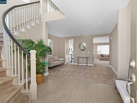 2nd image of 3133 Cortina Dr