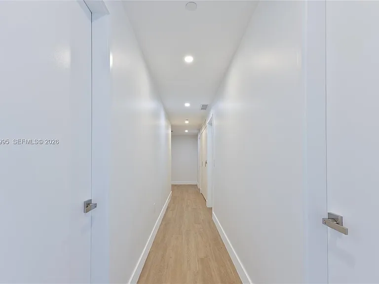 700 NE 24th St #5402 — Photo 22