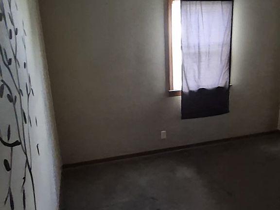 5th image of 2426 Forest Ave APT 1
