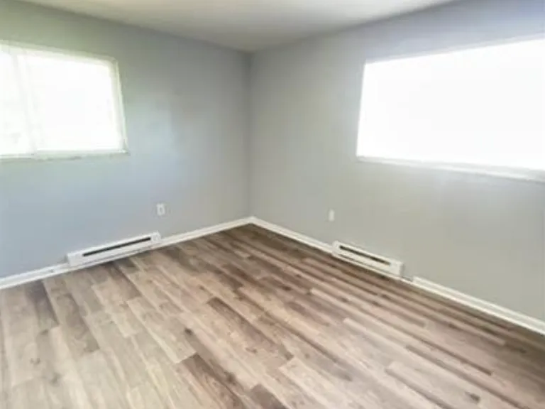 423 Briarwood Ave — Photo 13