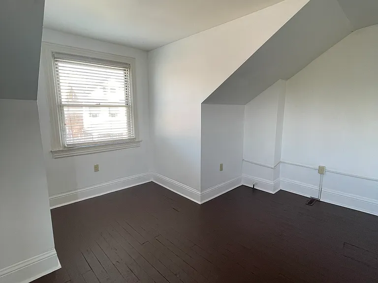 516 Natchez St — Photo 15