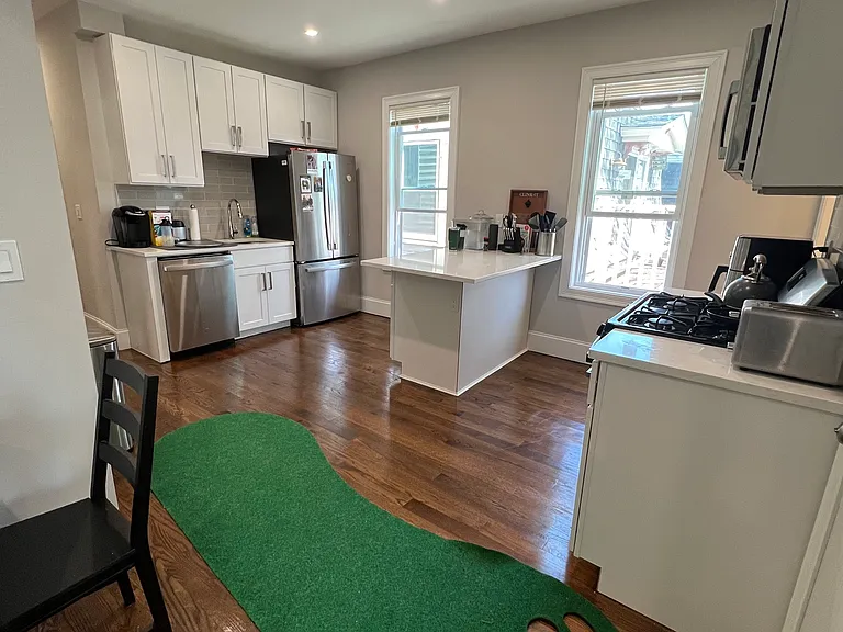 55 Mount Vernon St #3 — Photo 6
