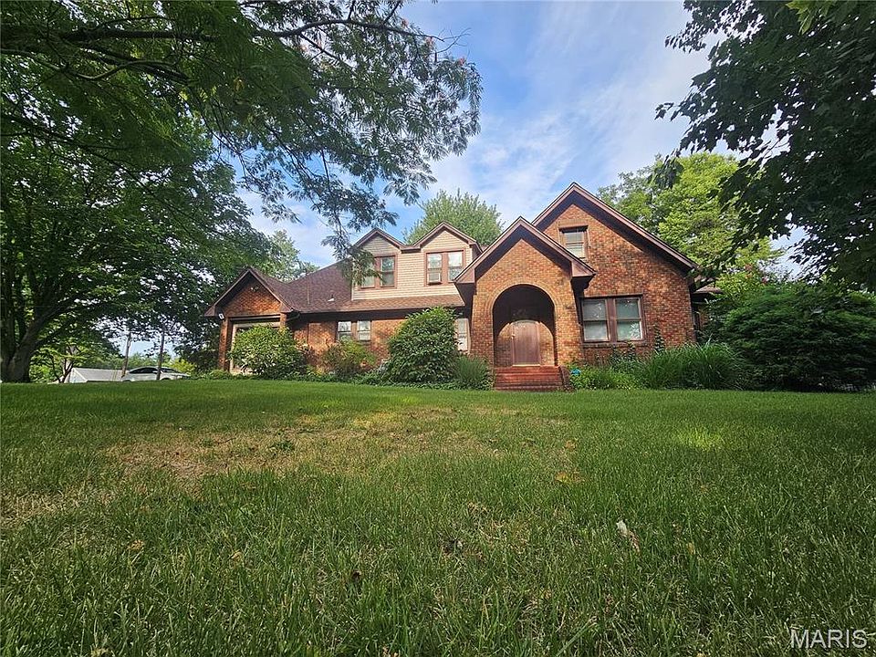 1st image of 220 S 9th St