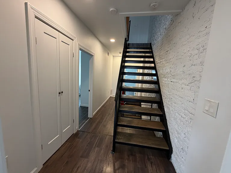 2032 E Huntingdon St — Photo 18