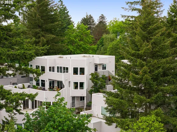 48 Eagle Crest Dr APT 4A, Lake Oswego, OR 97035