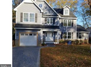 313 Longwood Dr, Haddonfield, NJ 08033