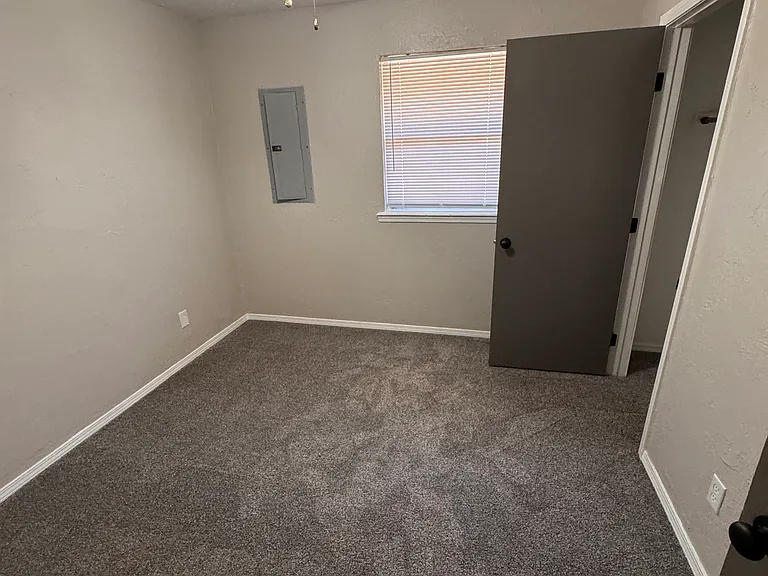 1211 E Wayne St — Photo 16