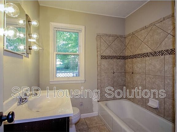 3rd image of 1335 N Osage St