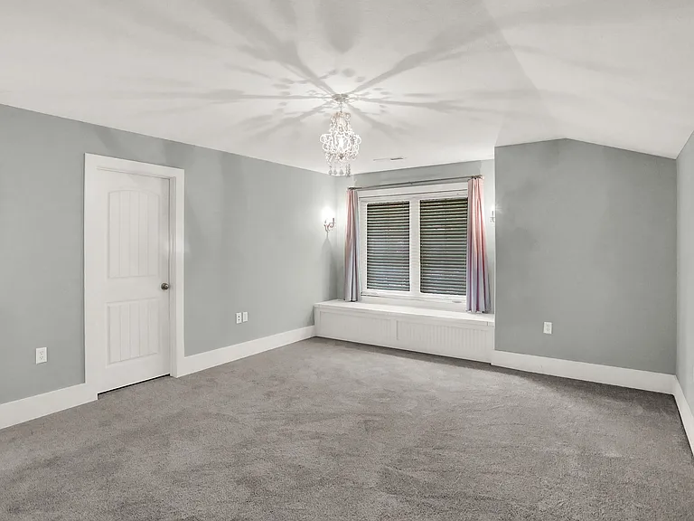 16893 Oak Manor Dr — Photo 22