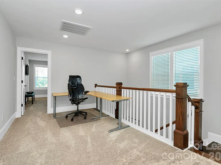 136 Preston Rd — Photo 22