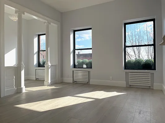 Rented by (Legacy) Elegran | media 15