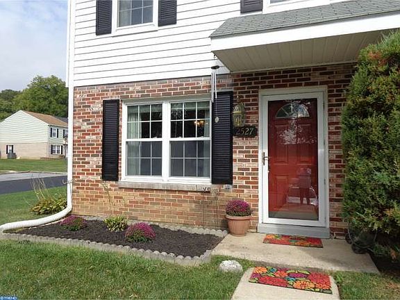 4th image of 2527 Essex St