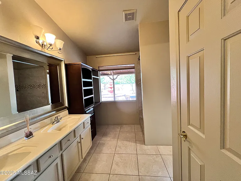 8679 N Ahwatukee Way — Photo 17