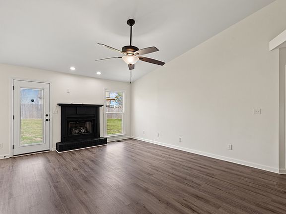 4th image of 3105 Larson Ln