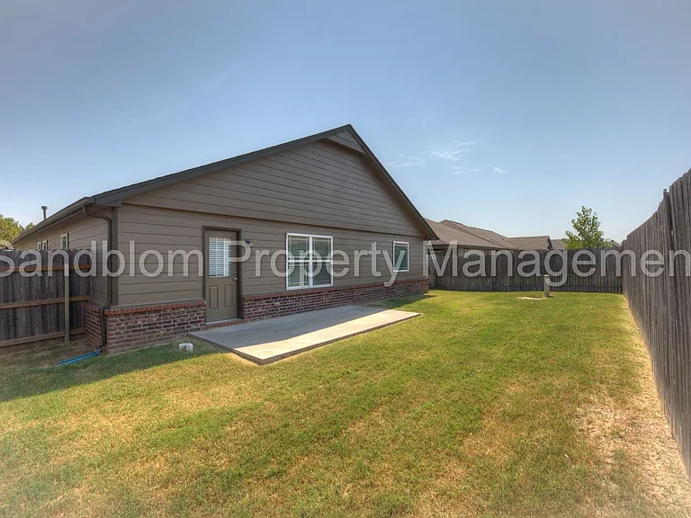 10418 S James St — Photo 26