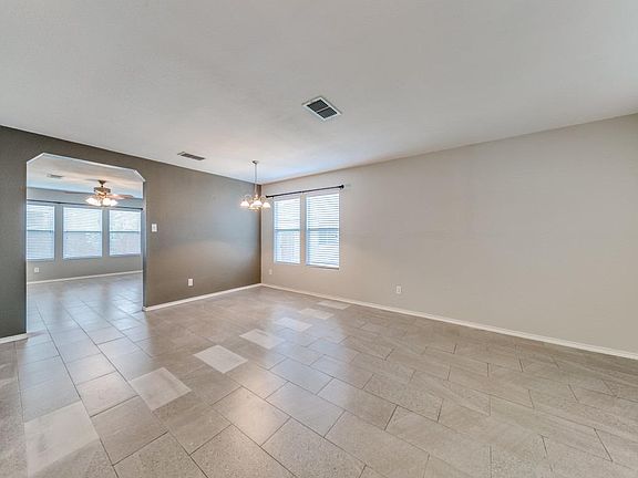 4th image of 260 Willow Blf