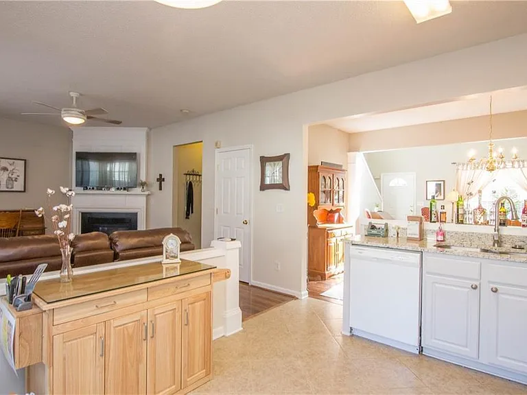 2507 Timbercreek Cir — Photo 10