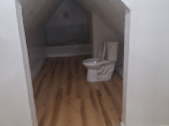 4th image of 6057 Hillman Ave #2