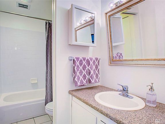 3rd image of 320 Melrose Ave E APT 604