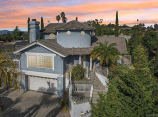 584 E Bobier Dr, Vista, CA 92084