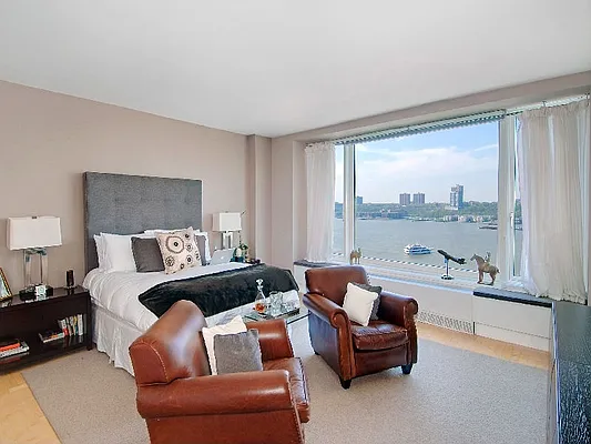 Sold by Sotheby's International Realty | media 4