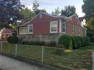 325 Pacific St, Bridgeport, CT 06604