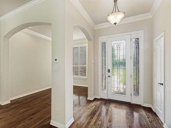 3rd image of 5009 Hunters Wood Ct